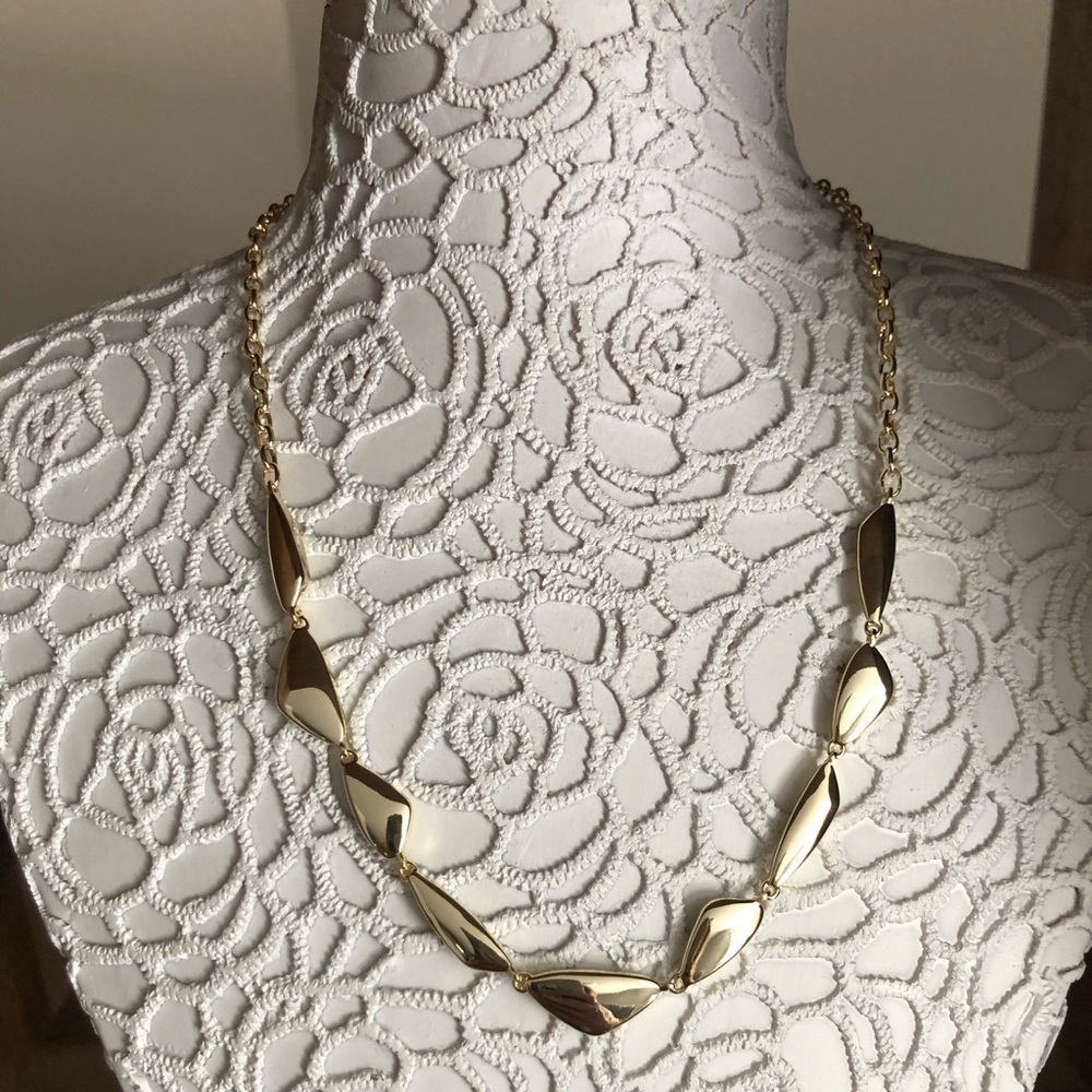 ❌SOLD❌ Kendra Scott Gold Kira Collar Necklace